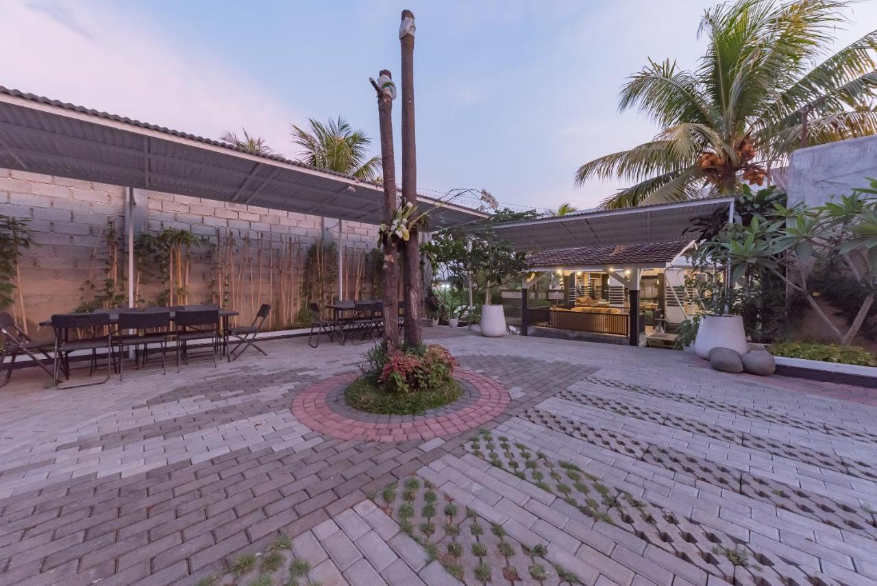 Urbanview Hotel Khayrizsan Tasikmalaya By Reddoorz Экстерьер фото